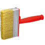 Flächenstreicher mit hellen Borsten und roten Kunststoffkörper
